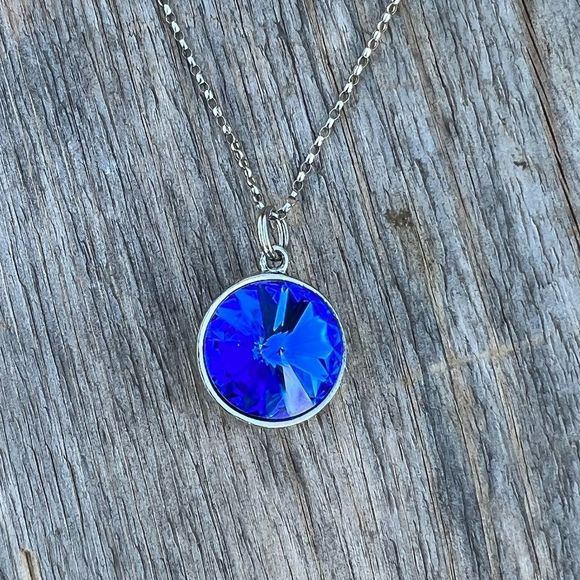 Jewelry - Handcrafted Necklace with Swarovski crystal